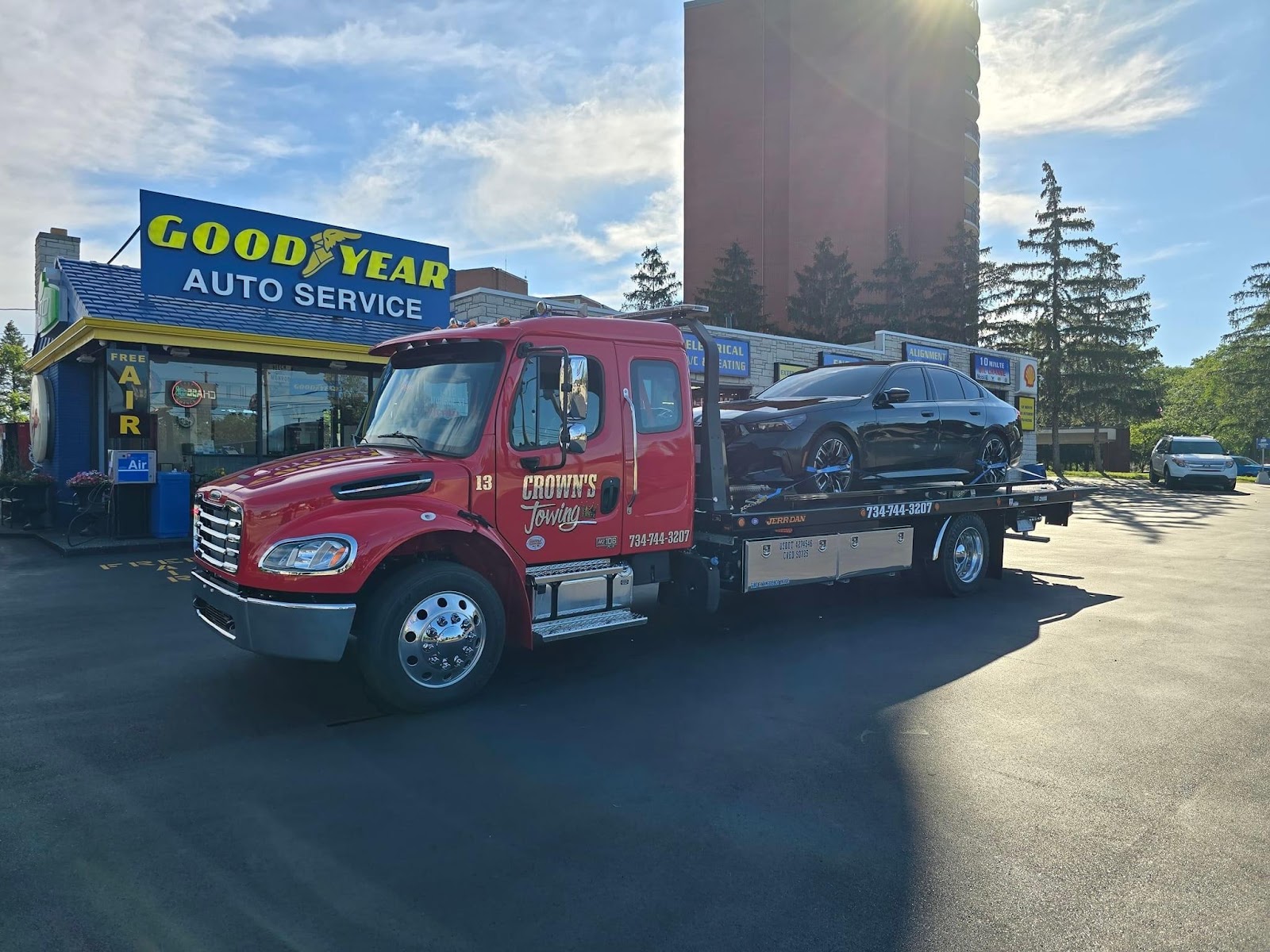 Crowns Towing in