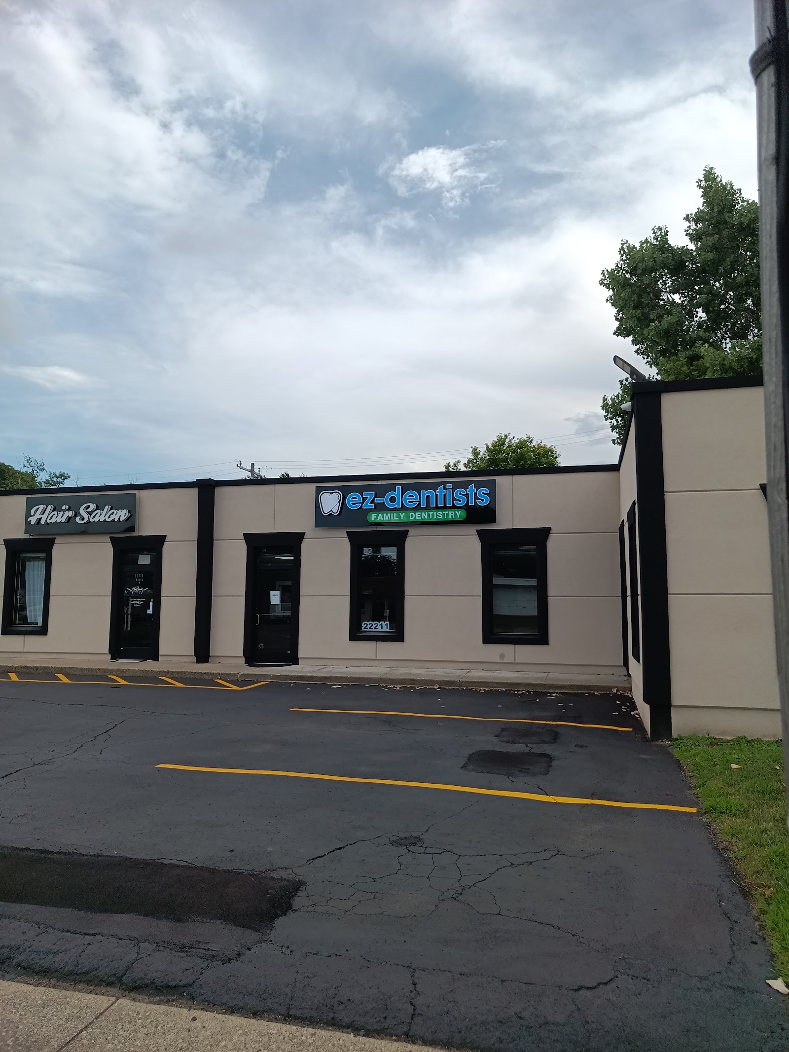 EZ Dentists PLC in Dearborn Heights