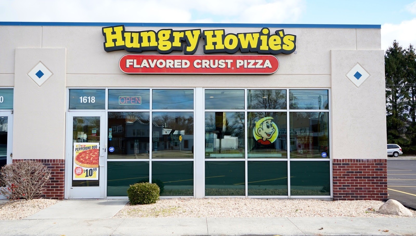 Hungry Howie's Pizza in Dearborn Heights