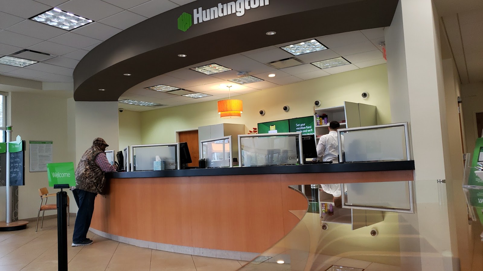 Huntington Bank in Dearborn Heights