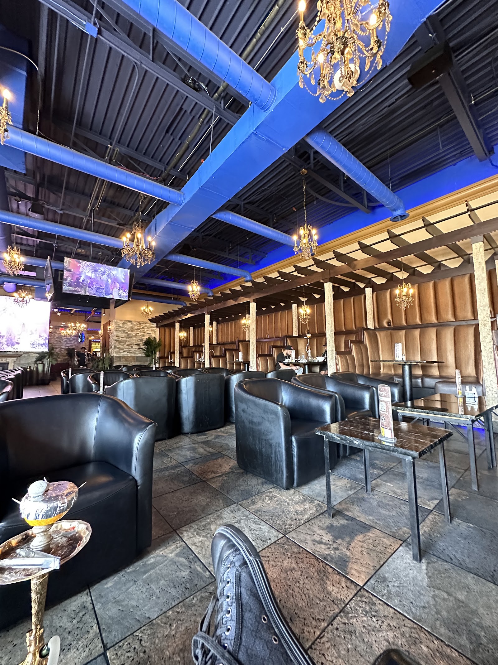 SKY LOUNGE WEST — photo