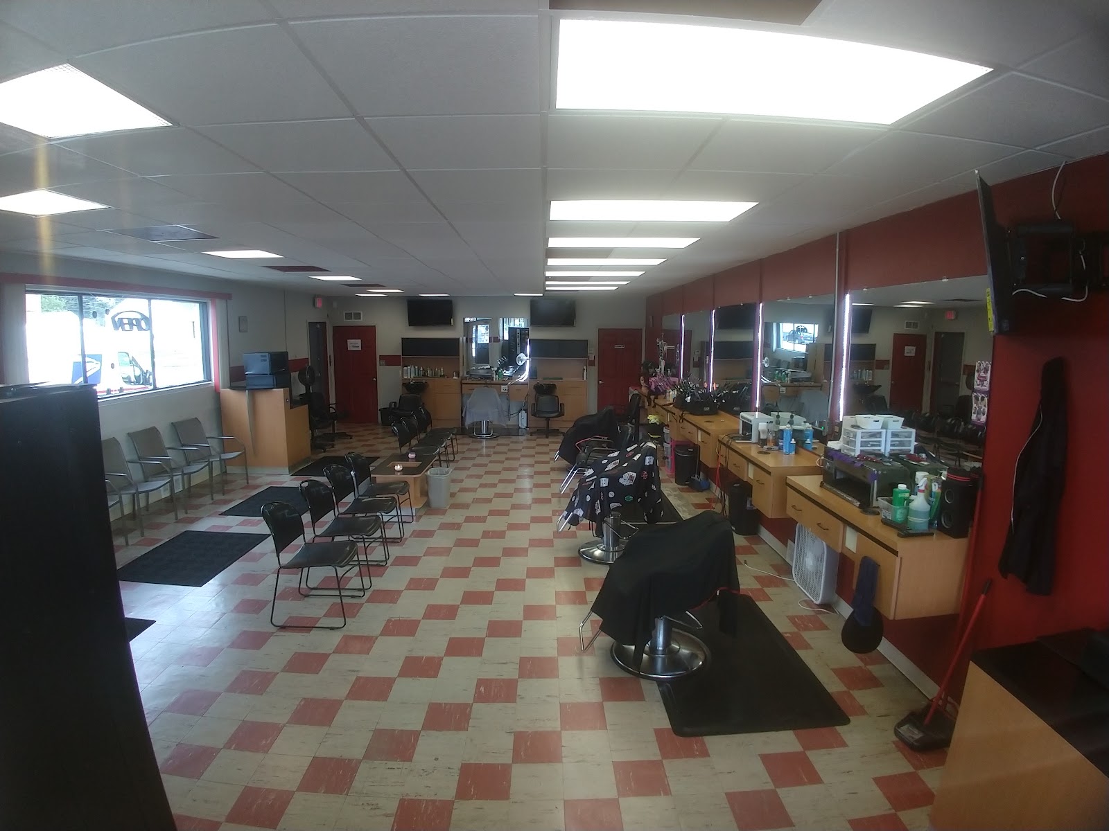Sweetz Barber & Beauty Shop — photo